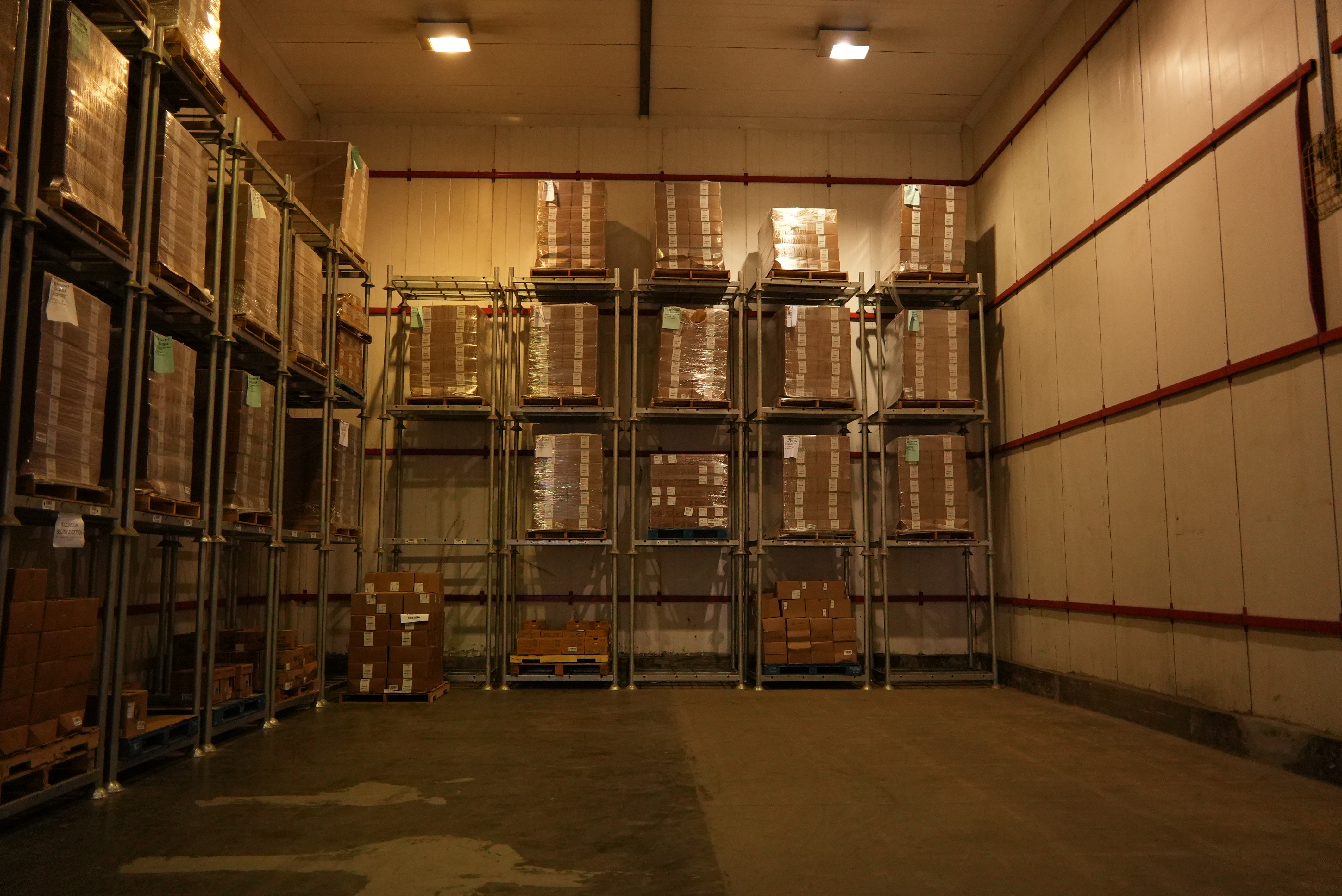 /img/services/refrigerated-storage-warehouse/DSC03124.JPG33